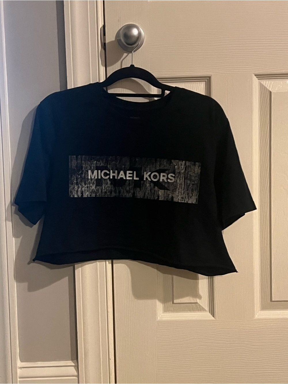 MICHAEL Michael Kors Black Cropped Logo Tee